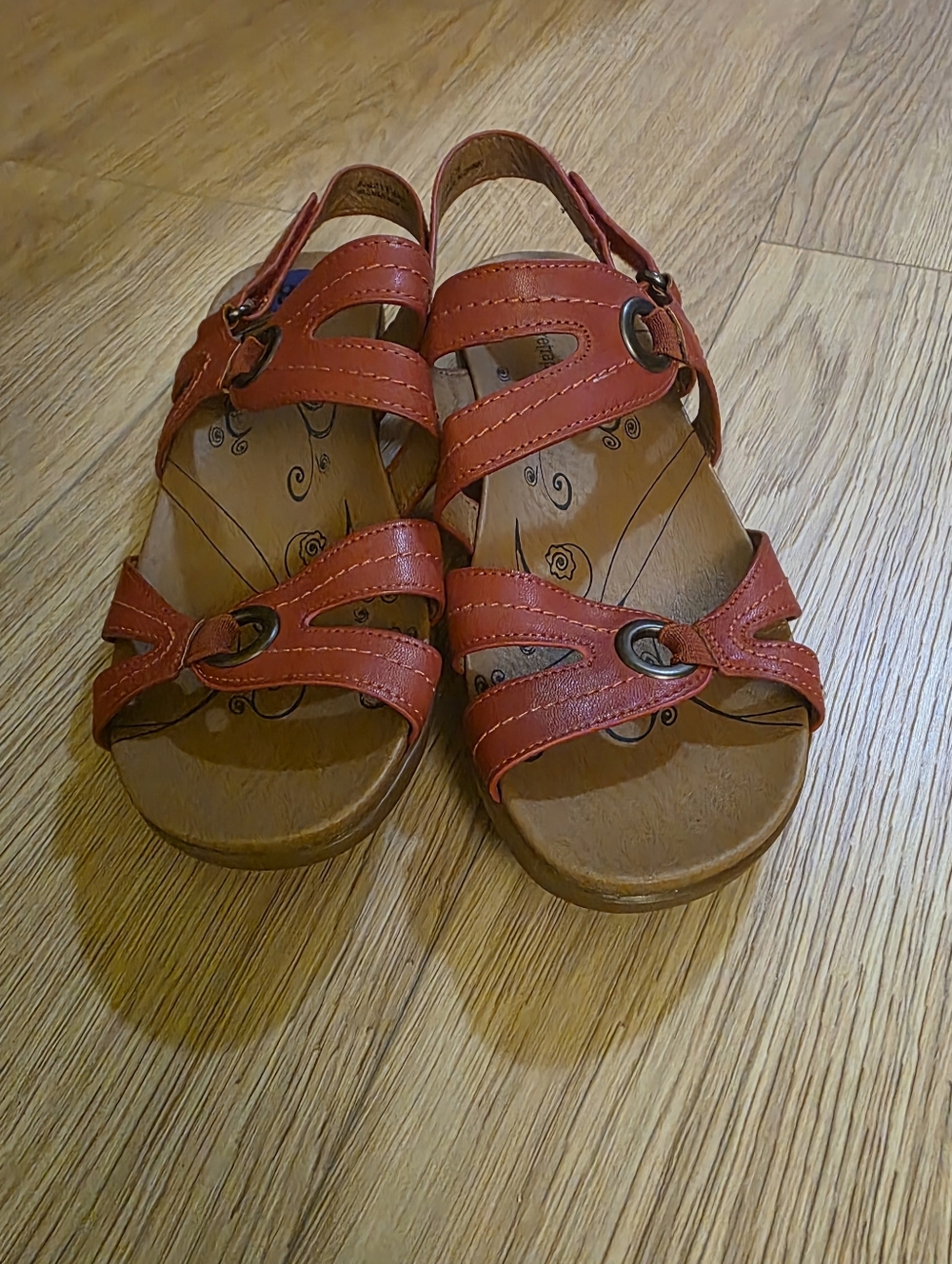 BareTraps Red Sandal Women's Size 8.5